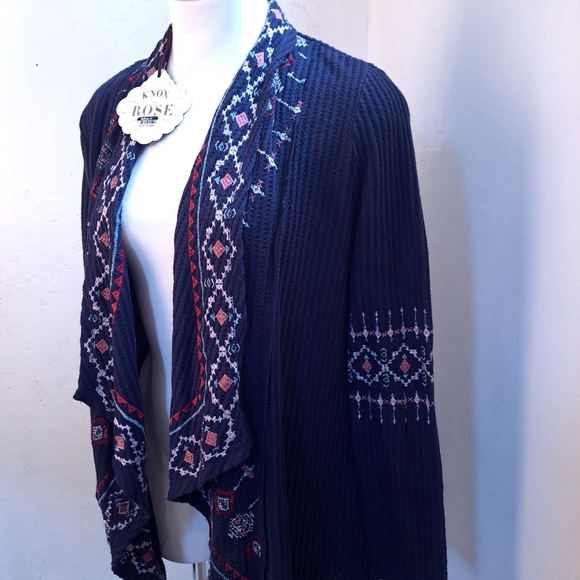 Knox rose | Navy blue boho embroidered long sleeved cardigan - Picture 5 of 15